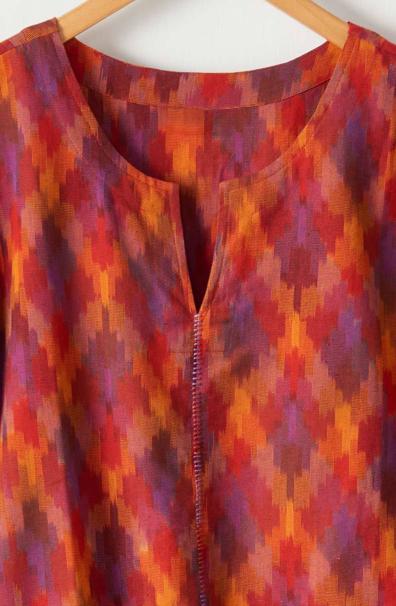 Farah Ikat Short-Sleeve Notch-Neck Top - Fire red/Multi