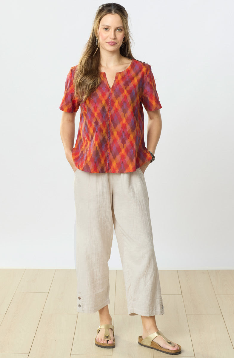 Farah Ikat Short-Sleeve Notch-Neck Top - Fire red/Multi