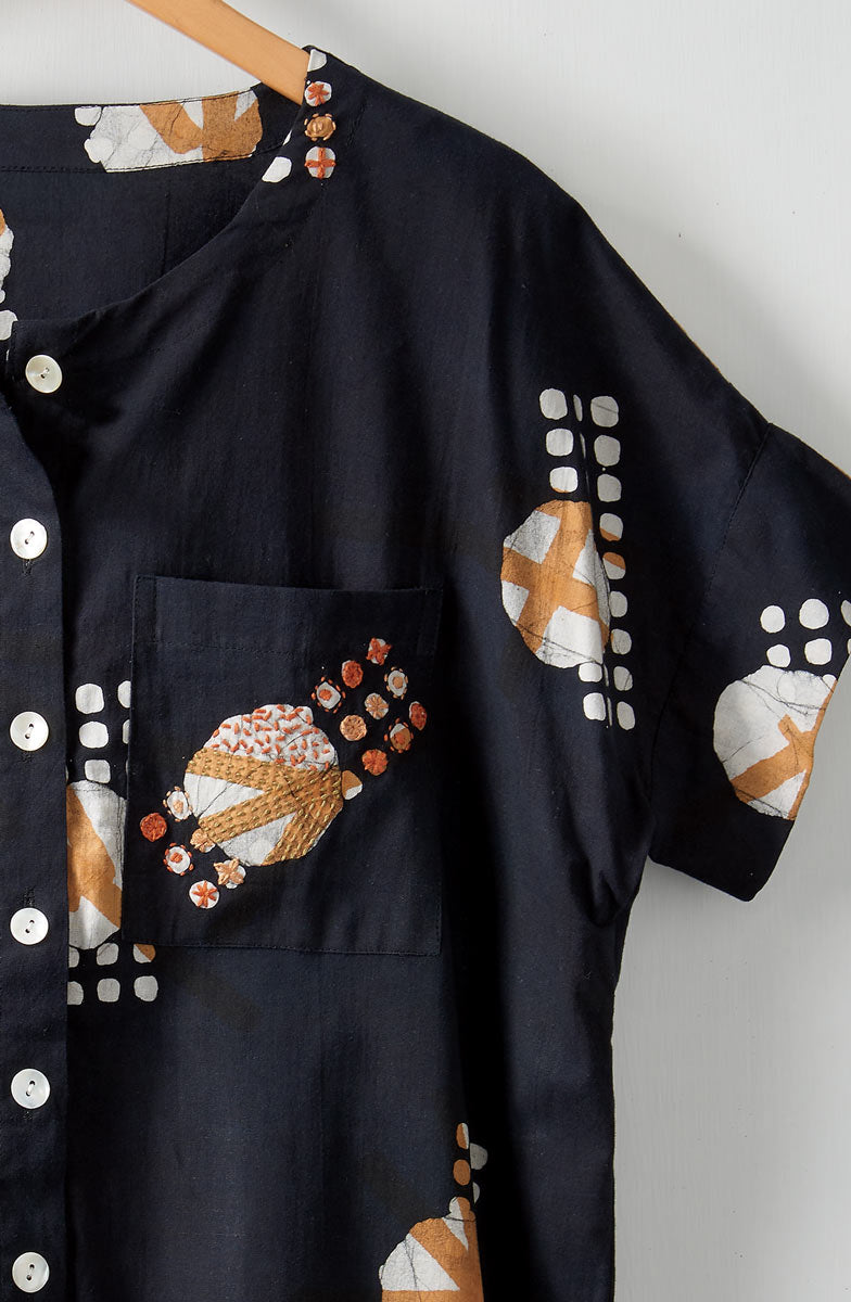 Gopa Round-Neck Button Top - Black/Soft white