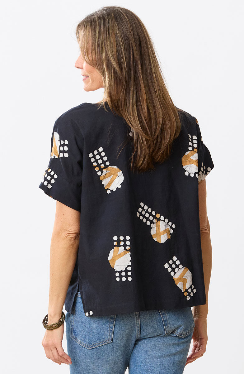 Gopa Round-Neck Button Top - Black/Soft white