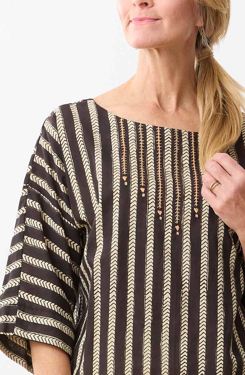 Sujaya Drop-Shoulder Boxy Top - Black/Natural