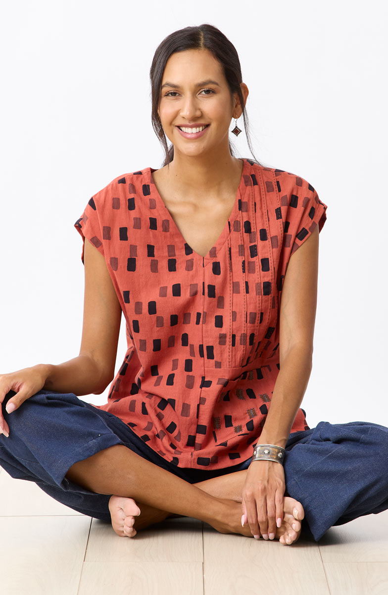 Renu Cap-Sleeve V-Neck Top - Brick/Multi